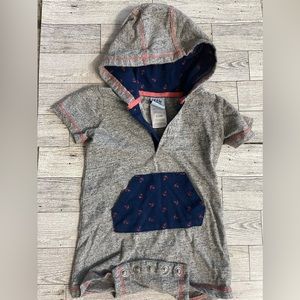 Baby hooded bodysuit